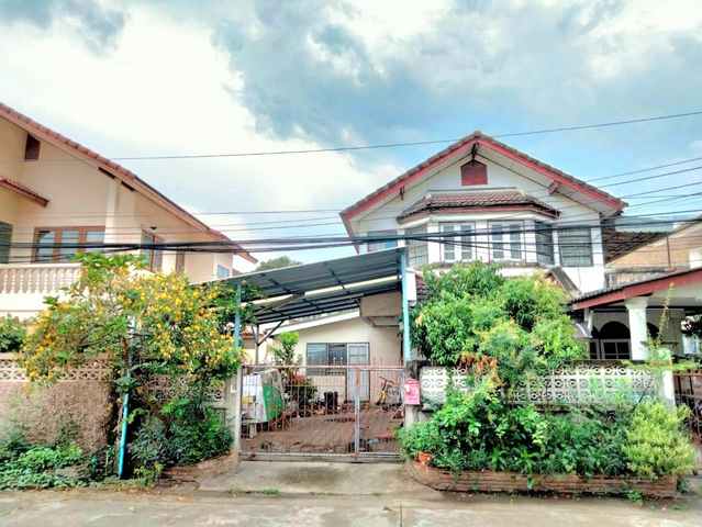 ขายบ้านเดี่ยว 2 ชั้น โครงการทวีสุข–นาริสา เสรีไทย 29 เพียง 5 ลบ. ขนาด 56 ตรว. สภาพเดิม เหมาะรีโนเวท ทำเลดี ใกล้รถไฟฟ้าสายสีเหลือง แยกลำสาลี