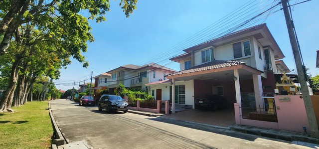 รหัส:  N16608   บ้าน - 57 Square Wah 4BR4ห้องน้ำ 5000000 THB ไม่ไกลจาก ใกล้เซ็นทรัลเวสเกต อีเกียบางใหญ่ บิ๊กซีบางใหญ่ โรงพยาบาลเกษมราษฎร์อินเตอร์รัตนาธิเบศร์ รถไฟฟ้าสายสีม่วง อินเด็กซ์ลิฟวิ่งมอลล์บางใหญ่ โรงเรียนสากลศึกษา โรงเรียนสารสาสน์วิเทศบางบัวท
