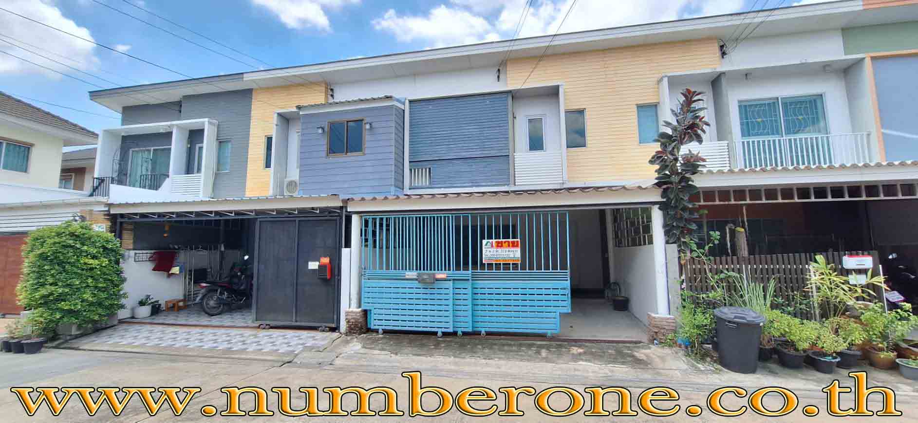 FOR SALE ทาวน์เฮาส์ เดอะคอนเนค22 3BEDROOM2Bathroom 2450000 บาท ไม่ไกลจาก ใกล้สนามบินสุวรรณภูมิ แฟชั่นไอซ์แลนด์ เทสโก้โลตัสมีนบุรี บิ๊กซีมีนบุรี โฮมโปรมีนบุรี นิด้า มหาวิทยาลัยพระจอมเกล้า เจ้าคุณทหารลาดกระบัง มหาวิทยาลัยรามคำแหง มหาวิทยาลัยเกษมบัณฑิต 
