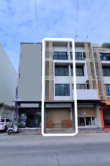 ติดถนนใหญ่  หน้านิคม ม.เจ้าคุณทหารลาดกระบัง 3.8 กม.4 นอน  ตลาดนครฉลองกรุง500ม. รร.วัดทิพพาวาส 1กม. อาคารพาณิชย์ 4ชั้น 23ตร.วา. 370ตร.ม.  