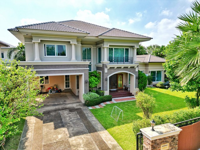 บ้าน ลัดดารมย์ อิลิเเกนซ์ วงแหวน สาทร ไม่ไกลจาก - 24900000 บาท. 5 นอน 5 ห้องน้ำ 83 ตาราง.วา 1 ngan 0 Rai น่า-อยู่ บ้านแปลงมุม ต้นโครงการ พร้อมเข้าอยู่