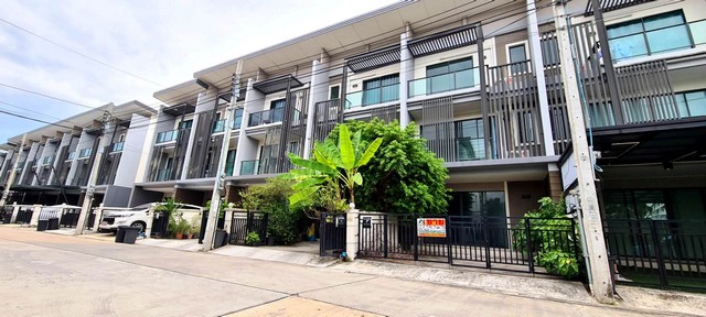 townhouse ทาวน์ อเวนิว เมิร์จ รัตนาธิเบศร์ 20 ตร.ว. 4300000 -   FOR SALE