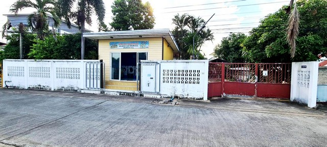 บ้าน - พ.ท. 262 sq.wa 5300000 THB ใกล้กับ ใกล้เซ็นทรัลขอนแก่น ร้านอาหาร โรงแรมมากมาย ใกล้ศูนย์วัฒนะธรรมเฉลิมราช ใกล้วิทยาลัยเทคโนโลยีราชมงคลอีสานวิทยาเขตขอนแก่น สำนักงานทางหลวงที่7ขอนแก่น วัดป่าศิริวันวนาราม โรงพยาบาลขอนแก่น ศาลหลักเมือง สำนักงานเทศบ
