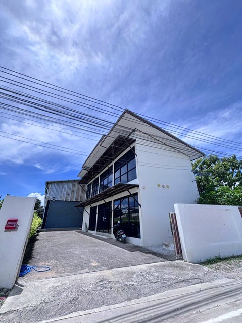 รพ.บ้านฉาง 4.5 กม ขาย-เช่าโกดังพร้อมออฟฟิศ 2 ชั้น สุขุมวิท นิคมระยอง 4.3 กม 605ตร.ม. เหมาะทำโรงงาน หรือคลังสินค้า เนินกระปรอก